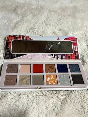 Essence Welcome to London Eyeshadow Palette Multicolor